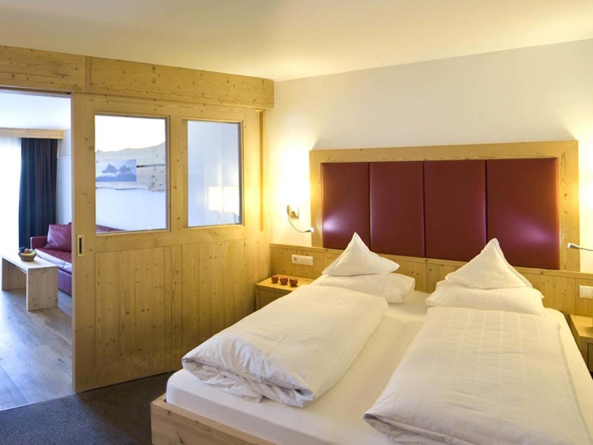 Martina Breakfast Lodge كاستيلِروتّو الغرفة الصورة